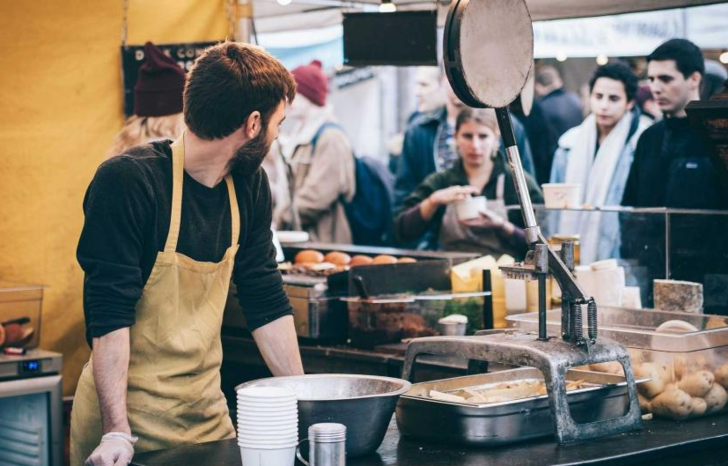 Resmen kandırılıyoruz: Teker teker açıkladılar! Fast food çalışanlarının müşterilerine söyledikleri yalanlar G3