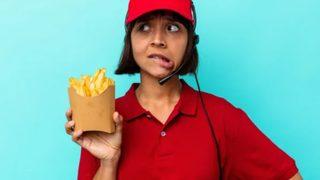 Resmen kandırılıyoruz: Teker teker açıkladılar! Fast food çalışanlarının müşterilerine söyledikleri yalanlar