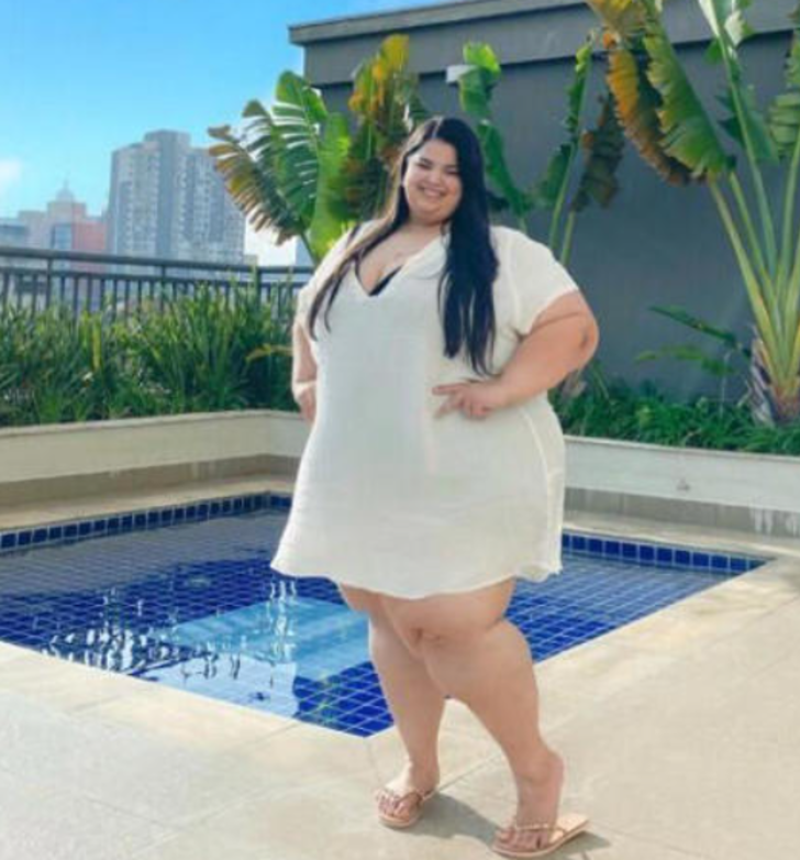 Kilolu olduğu için uçağa alınmadı! “Koltuğa sığmazsın” denilince çılgına döndü... “Çaresizim” diyerek yardım istedi G4