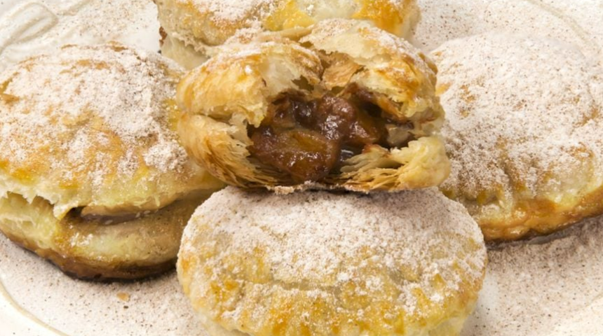 Gelinim Mutfakta karamelli elmalı milföy tarifi! Haftanın finalinde karamelli elmalı milföy nasıl yapılır?