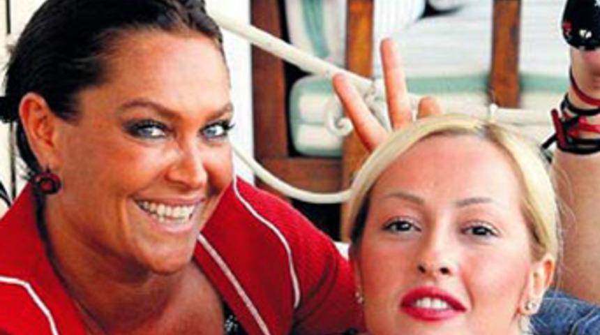 "Helin,H&uuml;lya'nın kızı"s&ouml;ylentisi nasıl &ccedil;ıktı?