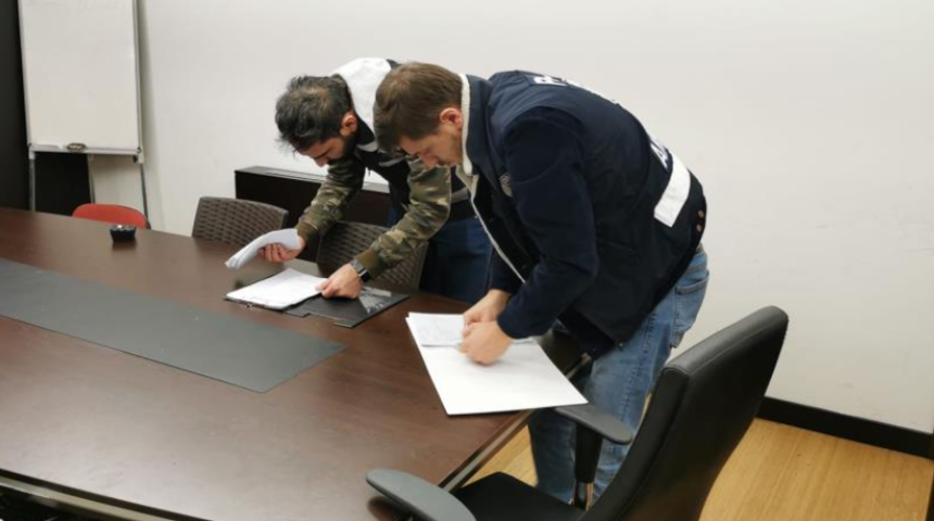 Dolandırıcılarda 6 milyon liralık vurgun! Tek tek not almışlar... 'Satmak istiyor, saf bir adam'