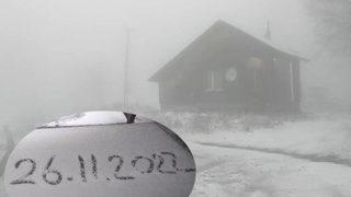 İstanbul'un yanı başı! Kar yağışı etkili oldu, her yer beyaza büründü