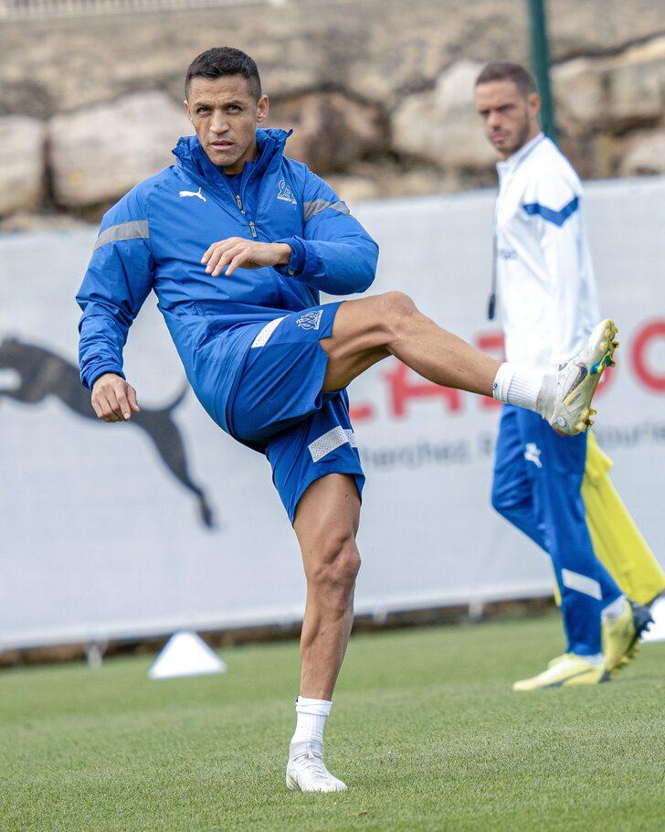 Son dakika: Sezon başında gelen Joao Pedro gidiyor, yerine dünyaca ünlü yıldız geliyor! "Alexis Sanchez, ocak ayında 'Çubuklu'yu giyecek" iddiası... G4