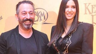 Cem Yılmaz'ın eski eşi Ahu Yağtu süper minili pozuyla hayran bıraktı! 'Ne kaybettiğine dön bir bak...'