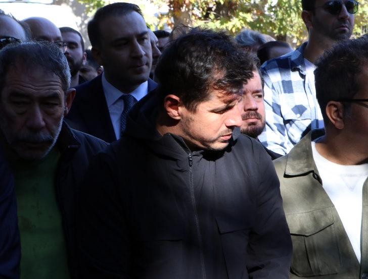 Fatih Terim'in annesi Nuriye Terim'in son yolculuğuna çok sayıda ünlü isim katıldı G2