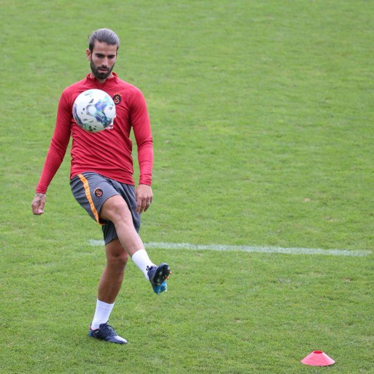 Galatasaray'dan sakatlık şoku! Yıldız isim idmanda sakatlandı, hastaneye götürüldü G2