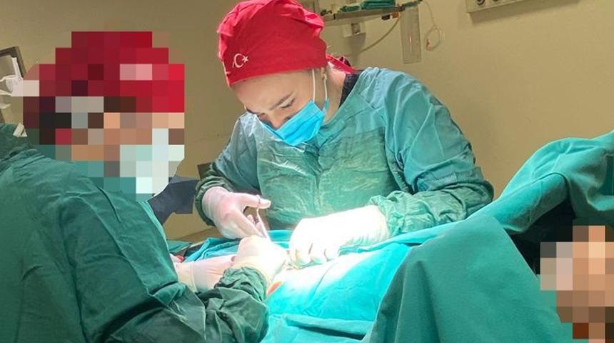 Türkiye'nin konuştuğu skandalın fotoğrafı ortaya çıktı! Sahte doktor Ayşe Özkiraz ameliyata da girmiş