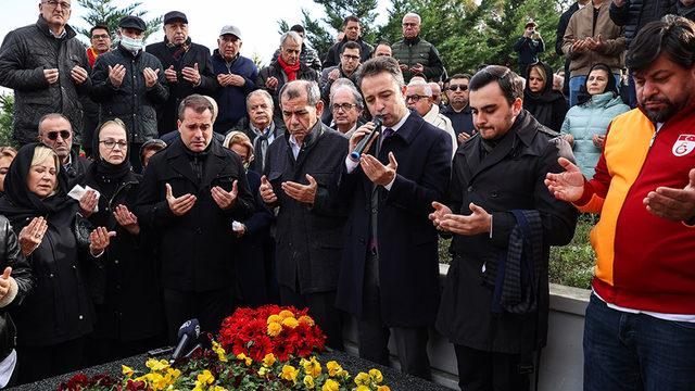 Galatasaray'da eski başkan Mustafa Cengiz, kabri başında anıldı