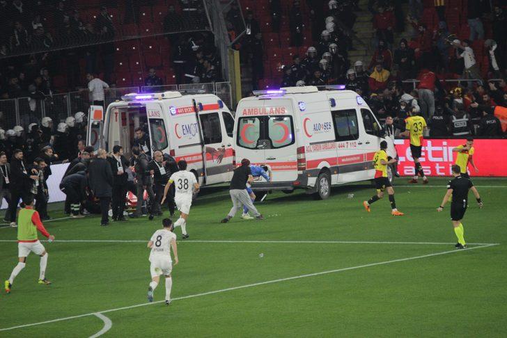 Kalecinin kafasında korner direğinin kırıldığı, yüzüne işaret fişeği isabet eden taraftarın hastanelik olduğu Göztepe - Altay maçı sonrasında flaş karar! Kapatıldı... G2