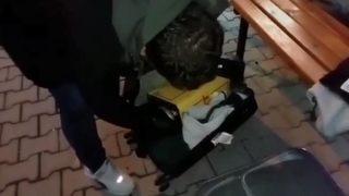 Otomobilde yağ tenekelerine gizlenmiş 6 kilo 850 gram esrar ele geçirildi: 3 gözaltı