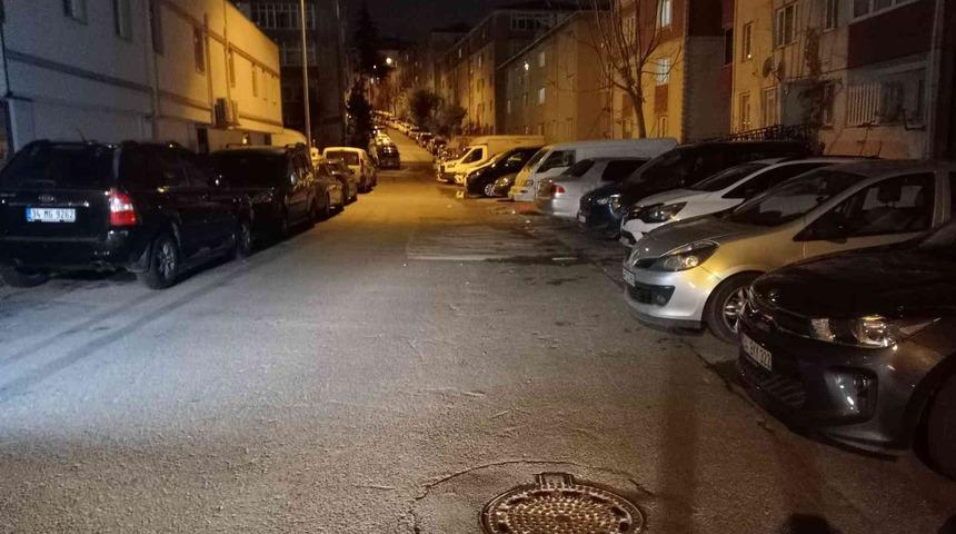 Ey&uuml;psultan&rsquo;da bir kadın eski kocası tarafından sokak ortasında bı&ccedil;aklandı