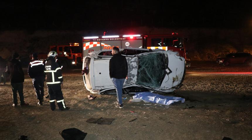 Kütahya'da şarampole devrilen otomobilin sürücü öldü