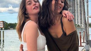 Sadakatsiz'in yıldızları Cansu Dere ile Melis Sezen'in Miami tatili! Volkan'ı şutlayıp tatile gitmişler