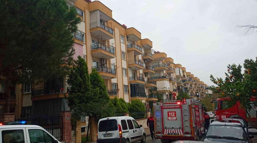 &Ccedil;amaşır makinesi evi yakıyordu