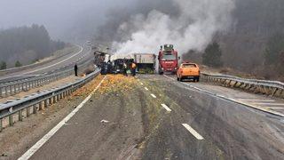 Bolu'da seyir halindeki tırda çıkan yangın söndürüldü