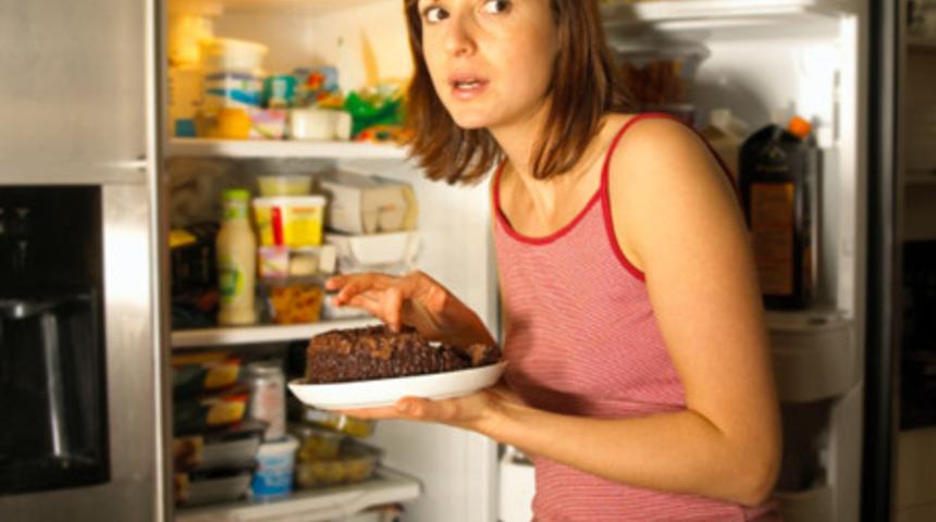 Gece Yarısı Neden Acıkıyoruz