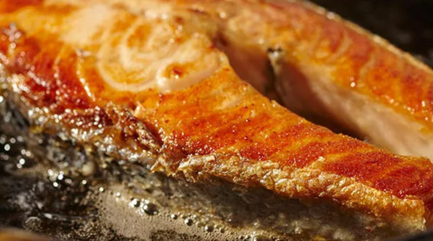 Zuhal Topal'la Yemekteyiz Tavada pratik somon tarifi! Omega 3 deposu tavada somon nasıl yapılır?