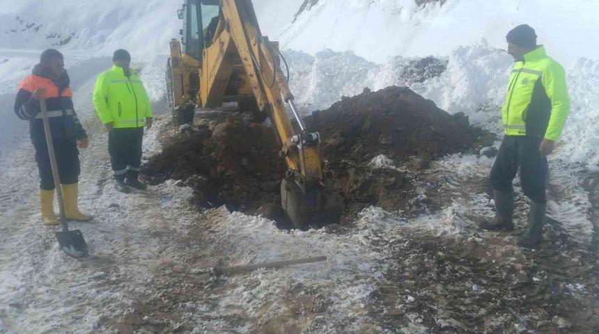 Kar altında yapılan çalışmayla kente su verildi