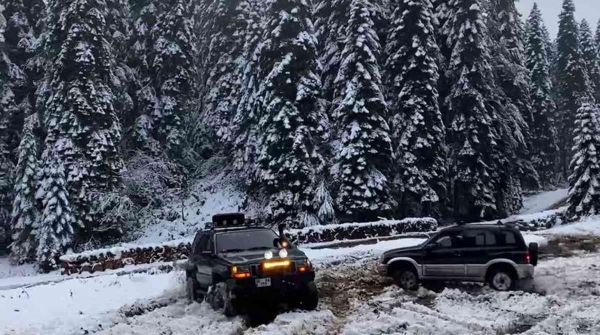 Doğa tutkunları karın keyfini araçlarıyla çıkardı