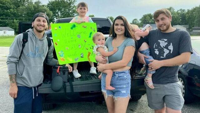 Çocuğunun babasıyla en yakın arkadaşının arasını yaptı! ''Giyeceği iç çamaşırını bile beraber seçiyoruz''