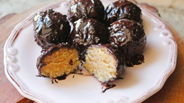 Zuhal Topal'la Yemekteyiz Çikolata kaplı un helvası tarifi! Görünümüyle şaşırtan çikolata kaplı un helvası nasıl yapılır?