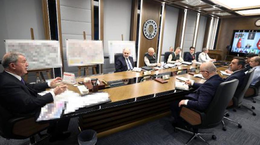 Milli Savunma Bakanı Akar komutanlarla toplantı düzenledi