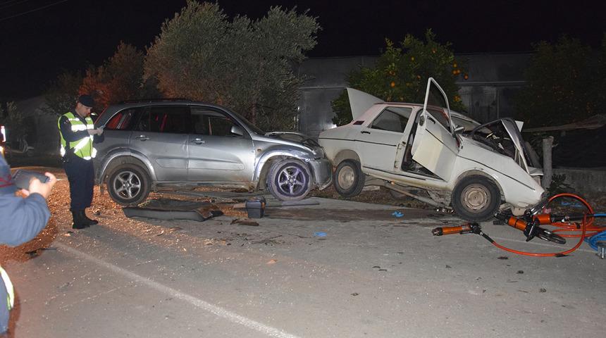 Antalya'da feci kaza! Otomobil ile cip çarpıştı... İki kişi öldü, üç kişi yaralandı