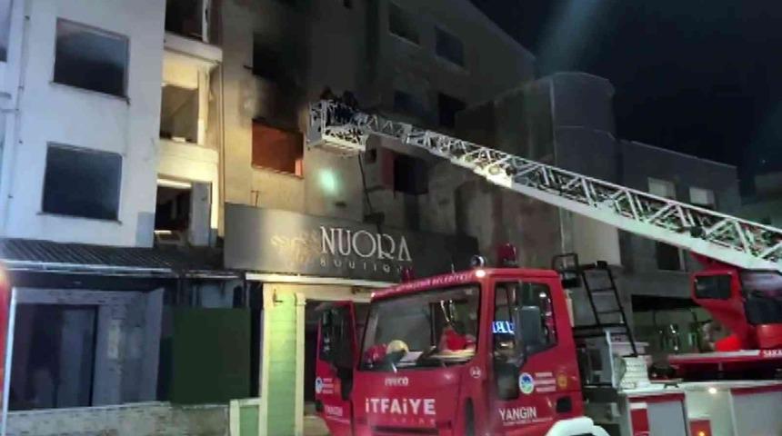 Şehrin g&ouml;beğinde korkutan yangın