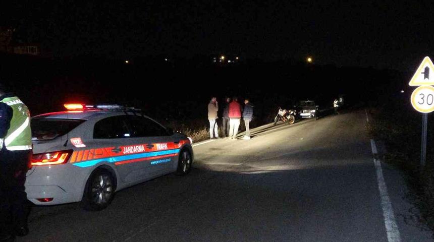 Kocaeli'de iki motosiklet çarpıştı:4 kişi yaralandı