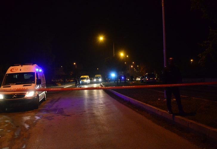 Antalya'da hareketli dakikalar... Dur ihtarına uymayıp polise ateş açtılar! 2 polis yaralandı, 1 şüpheli öldürüldü
