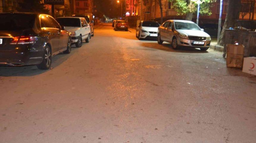 Yol verme tartışması bıçaklı kavgaya dönüştü: 1 yaralı