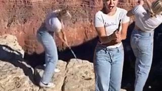 TikTok fenomeni Katie Sigmond Büyük Kanyon’da golf oynayınca hapis cezasıyla karşı karşıya kaldı