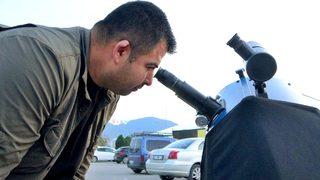 İnternette izledi, 4 ayda kendi teleskobunu yaptı! Hobisiydi, gelir kapısı oldu… 