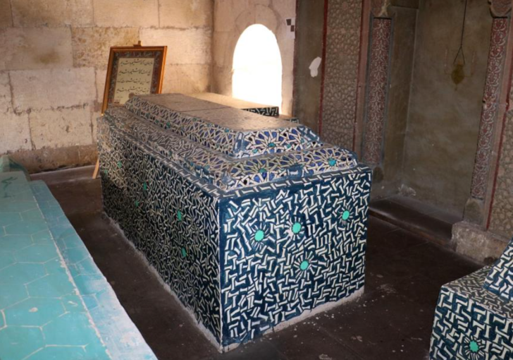 Korkusu mezara yansımış! Selçuklu Sultanı için Konya'da mezarı hazırlandı Sivas'a defnedildi