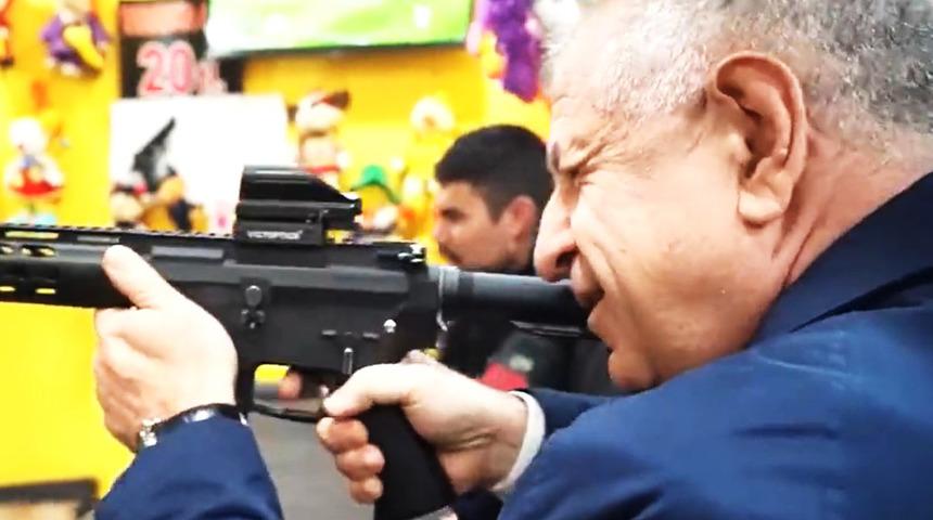 Ümit Özdağ poligonda adeta şov yaptı! Tam isabetle vurunca diyaloglar dikkat çekti: "6'lı masayı devirdiniz, Süleyman Soylu..."