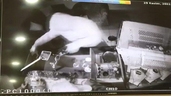 Mustafa Ceceli’nin ailesine ait kuyumcudan 2 buçuk milyon liralık altın çaldılar! Anbean görüntüler çıktı G4