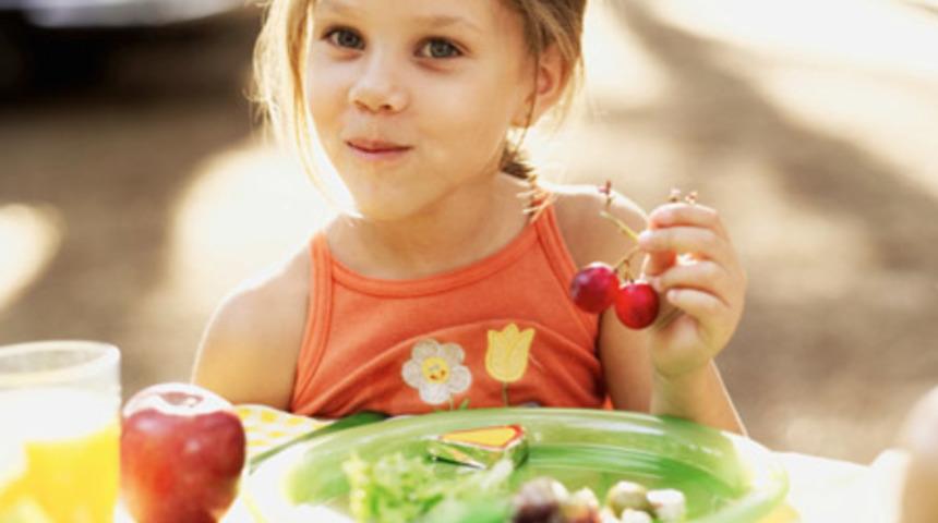 Yaz Aylarında &Ccedil;ocuk Beslenmesi