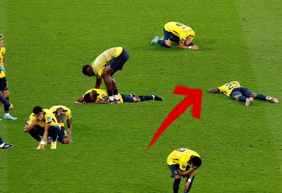 Ma&ccedil; sonunda yığıldı kaldı! TV başından izleyenler bile g&ouml;zyaşlarına hakim olamadı...