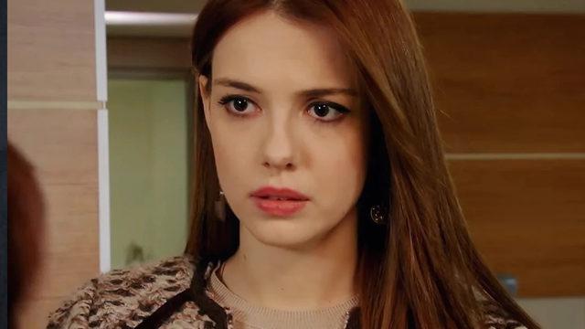 Yeni boşanan Selen Soyder göğüs dekoltesiyle olay oldu