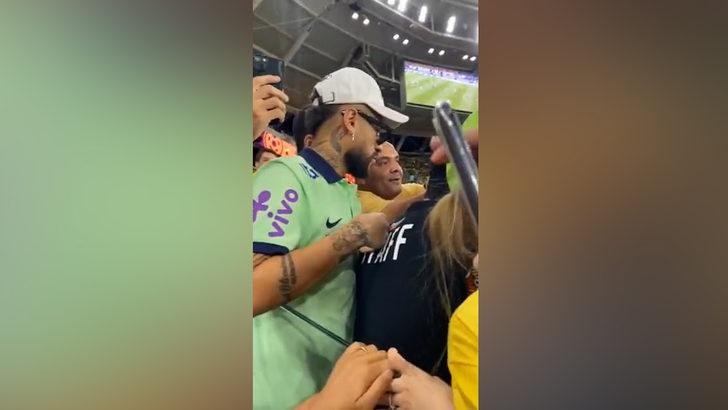 Dünya Kupası'na ''Sahte Neymar'' damga vurdu! Canını zor kurtardı, stadyumdan ayrıldı... G4