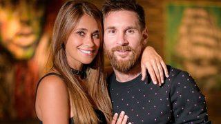 Dünya Kupası'nın Arjantinli yıldızı Messi'nin eşinin kıvrımlı vücudu olay oldu! Büyük aşkta dikkat çeken detay: Meğer Messi daha çocukken...