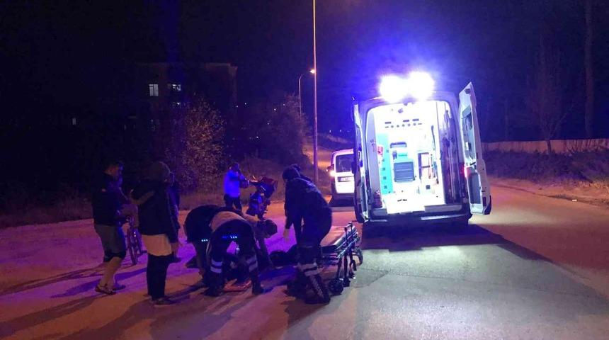 Bilecik&rsquo;te otomobil ile motosiklet &ccedil;arpıştı, 1 kişi yaralandı