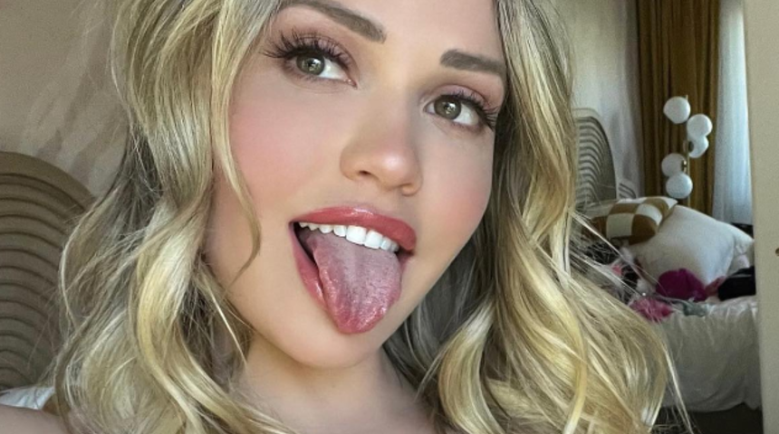 Nefesleri kesti! Yetişkin film yıldızı Mia Malkova bu kez sınır tanımadı... Transparan iç çamaşırıyla poz verdi