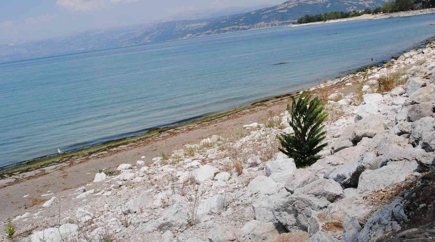 Eğirdir Gölü’nde kritik seviyeye 6 santimetre kaldı