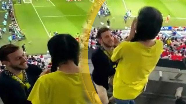 Dünya Kupası’na hareketi damga vurdu! Türk taraftarın tribünde sevgilisine evlenme teklifi ettiği anlar sosyal medyada gündem oldu