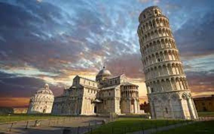 İtalya’da bulunan meşhur Pisa Kulesi her 100 yılda bir yere doğru 7 cm yaklaşıyor. Peki, bu eğilme hangi yöne doğru oluyor?