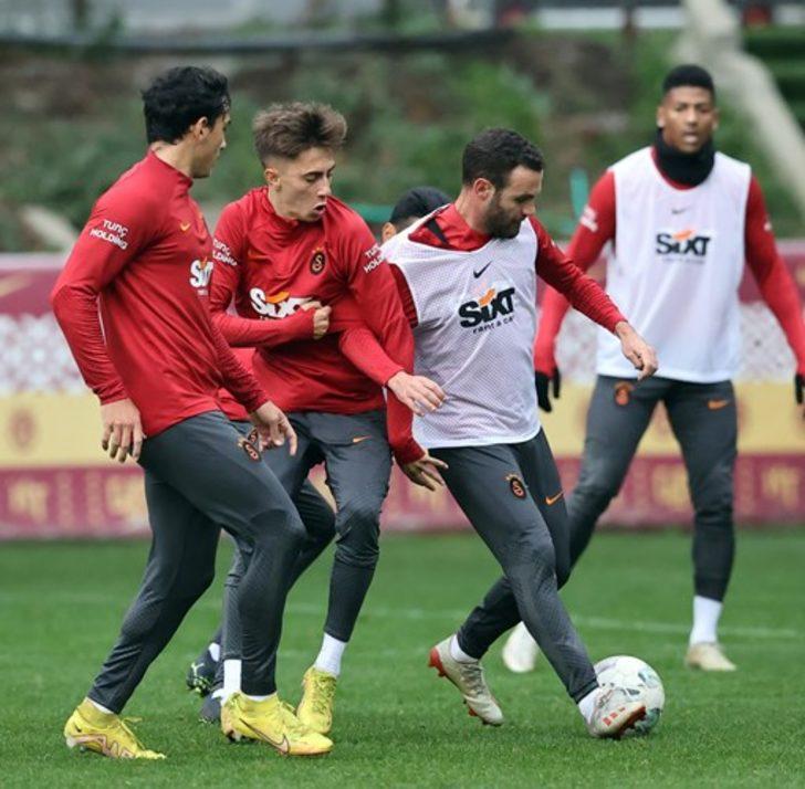 Galatasaray'da şok üstüne şok! Sergio Oliviera'nın ardından Mauro Icardi sakatlanarak antrenmanı yarıda bıraktı G3