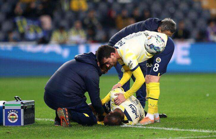 Son dakika: Sedyede gözyaşlarına hakim olamadı! Fenerbahçe - Rayo Vallecano maçında Joao Pedro'nun şanssız anı: Gol anında sakatlandı... G5