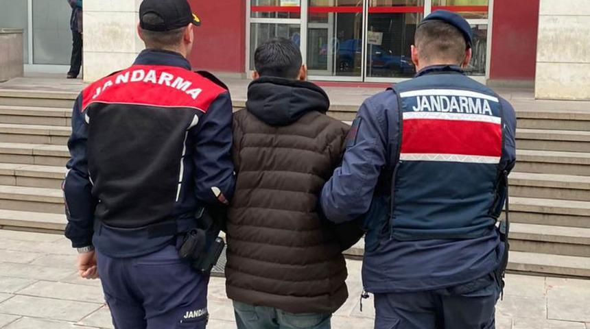 Manisa'da 15 suçtan aranan zanlı yakalandı